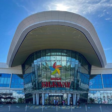 Уютная Квартира На Expo-Smart Замок Lägenhet Astana Exteriör bild